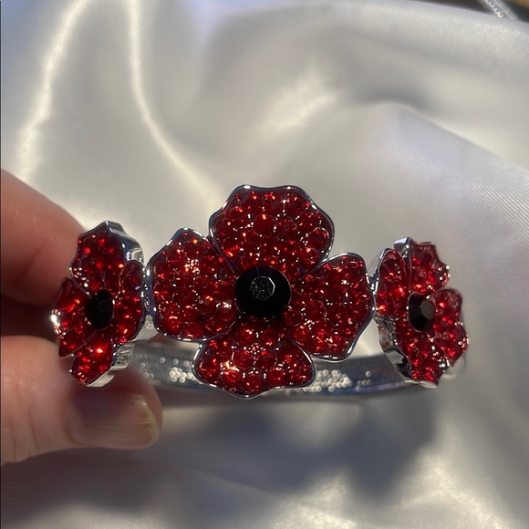 Red Poppy Bracelet - Picture 3 of 9